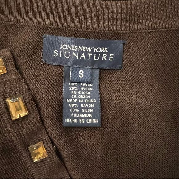 Jones New York Signature Button Up - Picture 10 of 10
